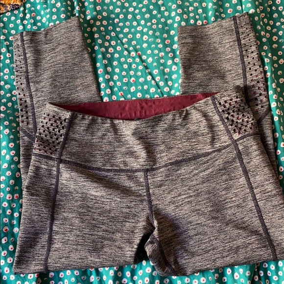 MPG Pants - GREY MPG CAPRI WORKOUT LEGGINGS